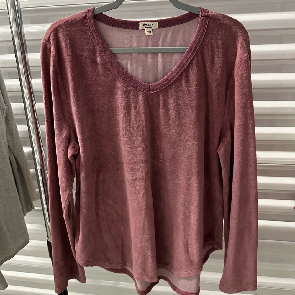 Long sleeve v-neck sweater shirt